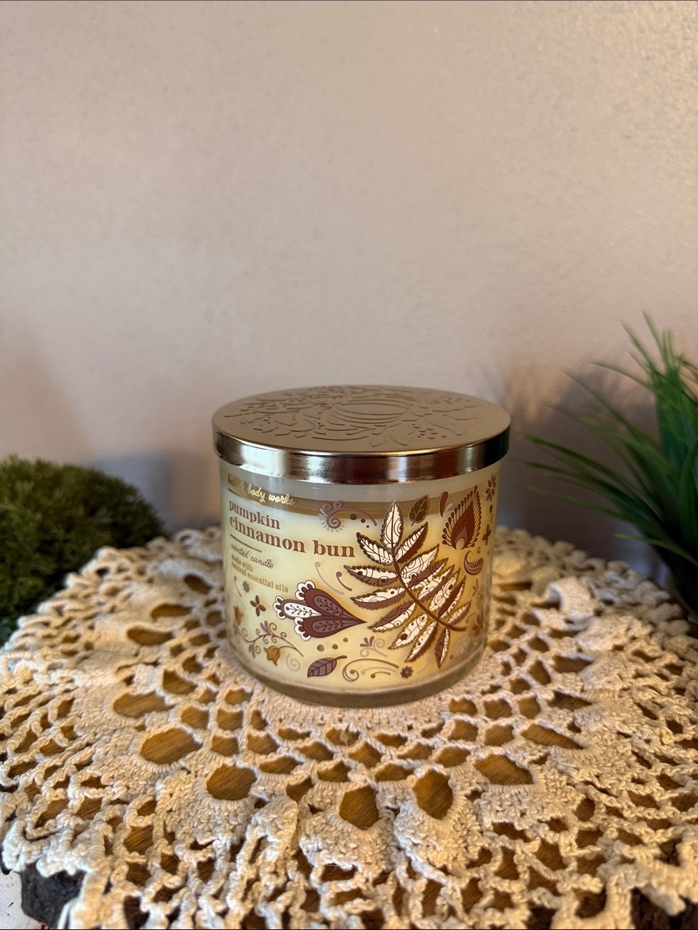 Pumpkin Cinnamon Bun Scented Candle - Cream